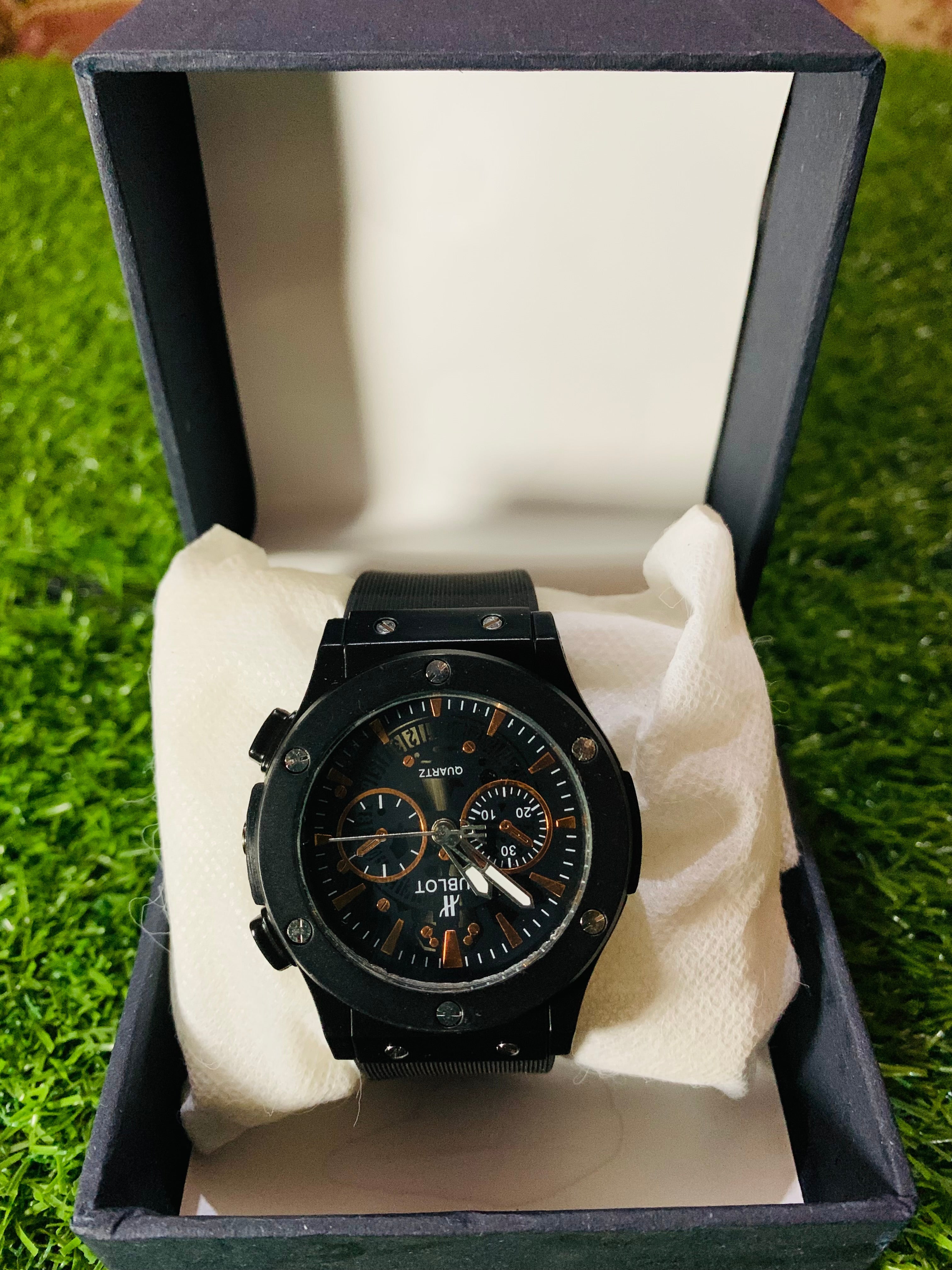 Hublot Men Stylish Wrist Watch in 3 Different Colors Rubber Strip, Stainless Dial with Box