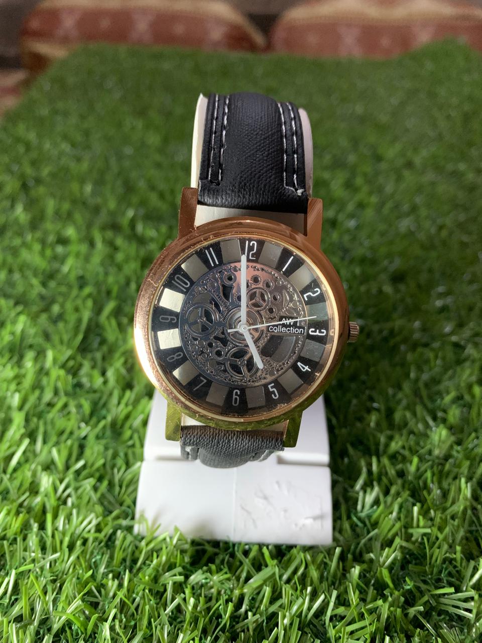 AW Collection Round Transparent Wrist Watch for Men