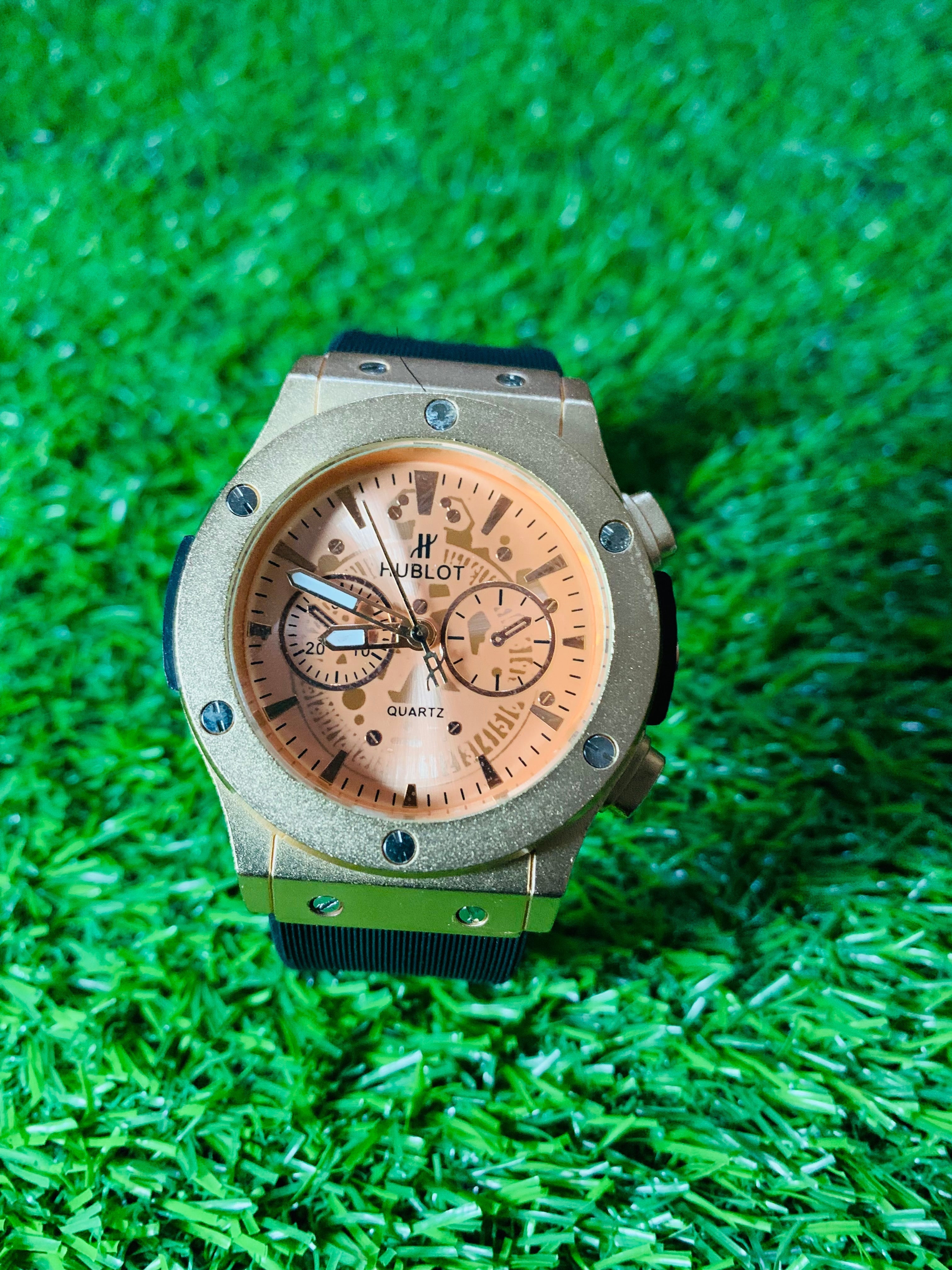 Hublot Men Stylish Wrist Watch in 3 Different Colors Rubber Strip, Stainless Dial with Box