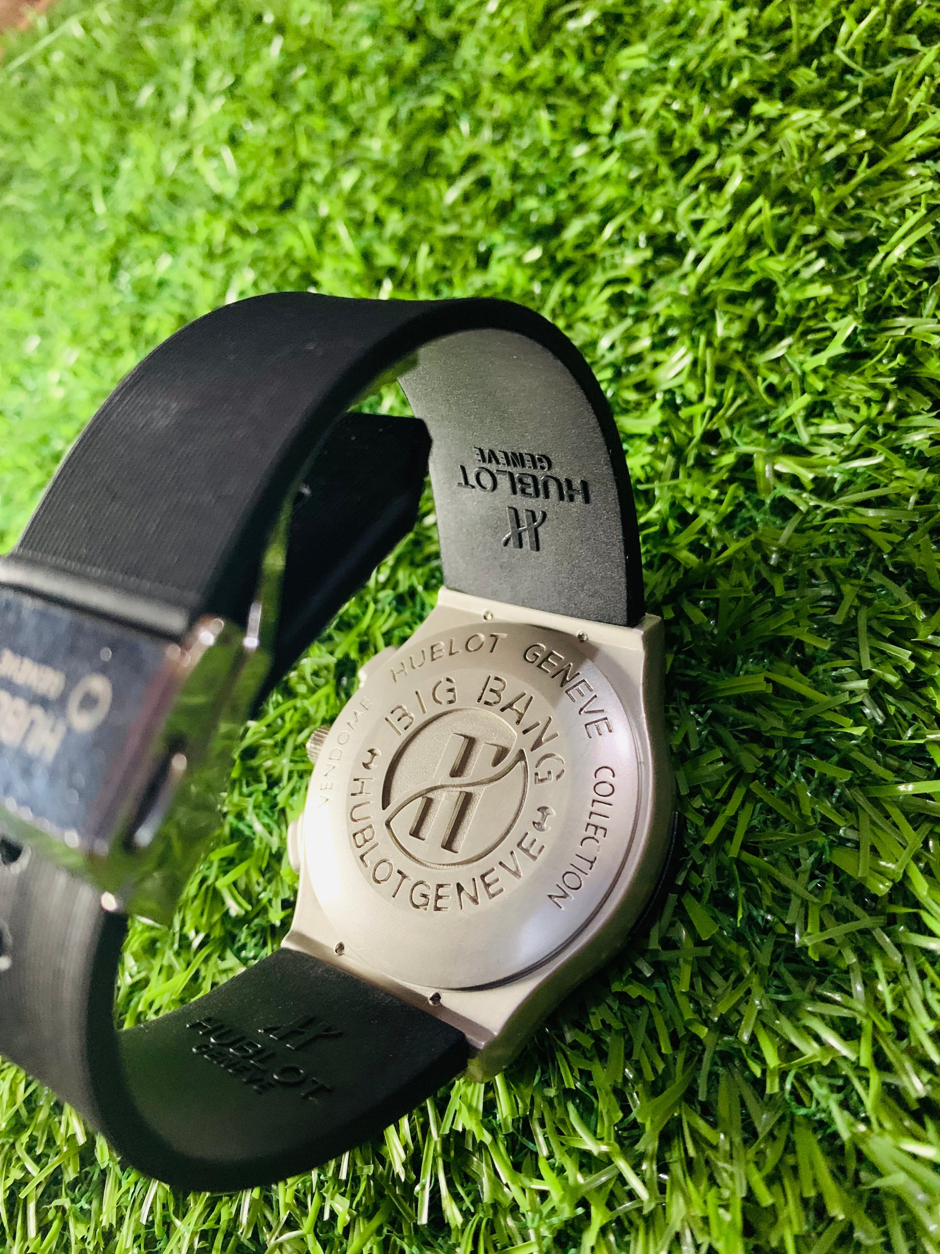 Hublot Men Stylish Wrist Watch in 3 Different Colors Rubber Strip, Stainless Dial with Box