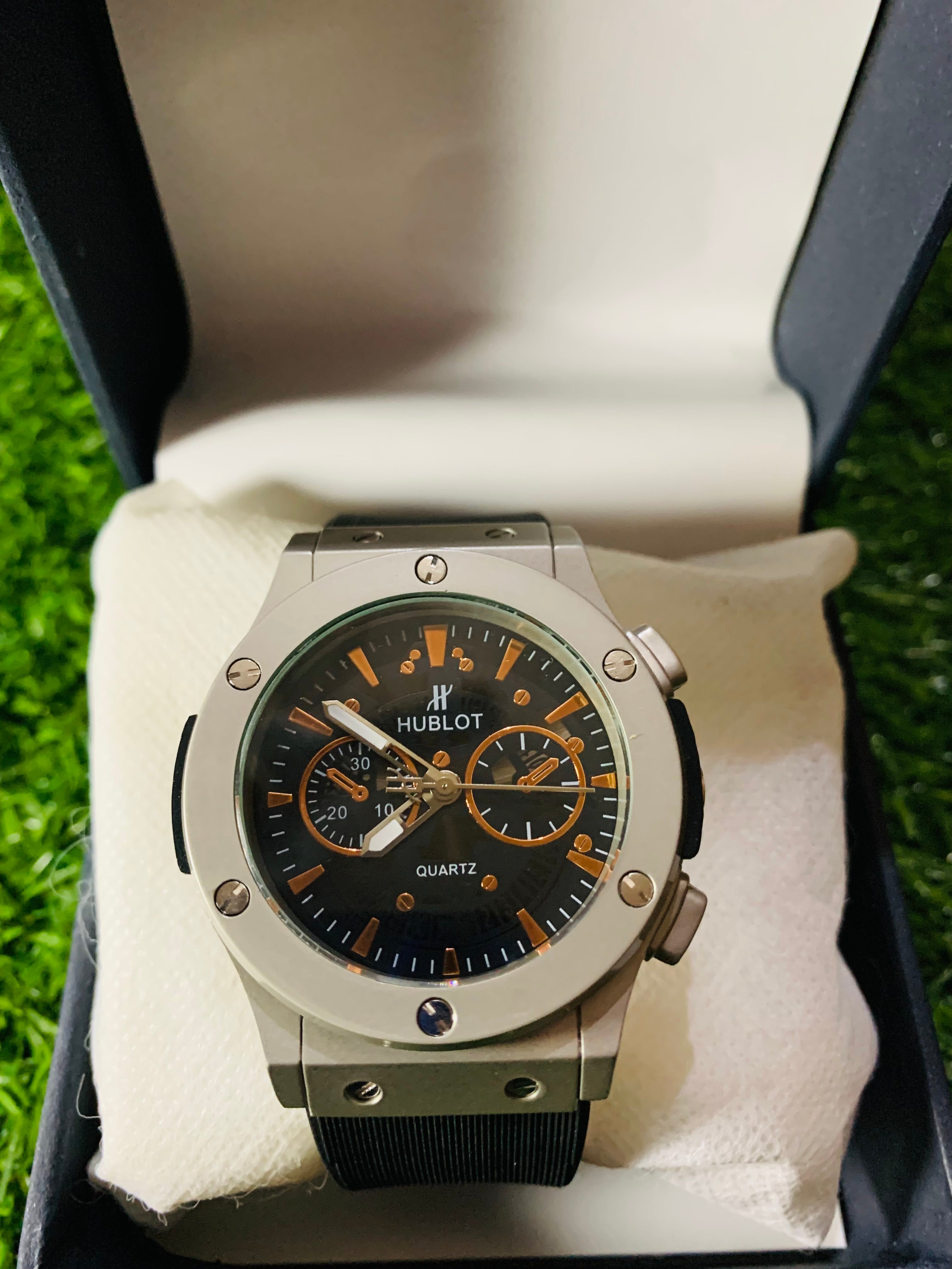 Hublot Men Stylish Wrist Watch in 3 Different Colors Rubber Strip, Stainless Dial with Box