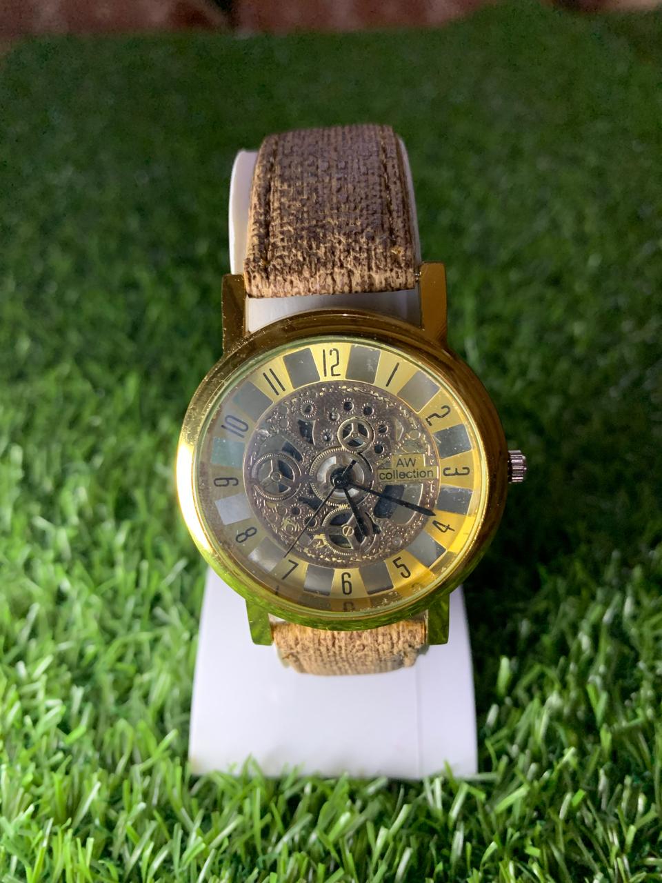 AW Collection Round Transparent Wrist Watch for Men